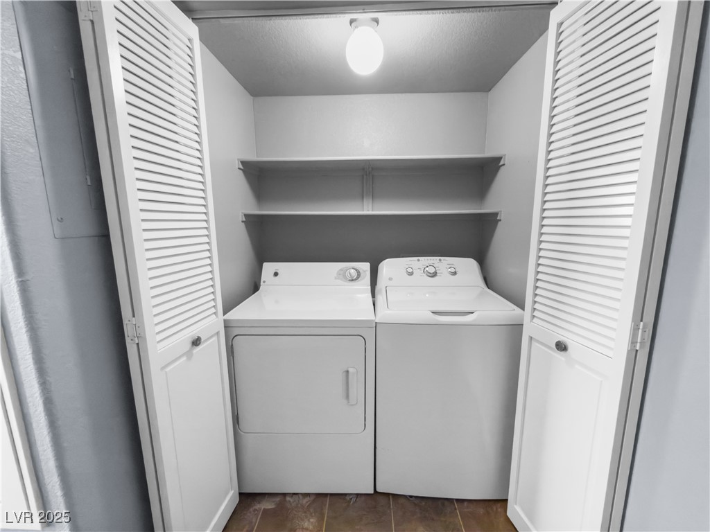 7950 West Flamingo Road, Unit 1169 Las Vegas, NV 89147 - Photo 19 of 42 Laundry with washer & dryer