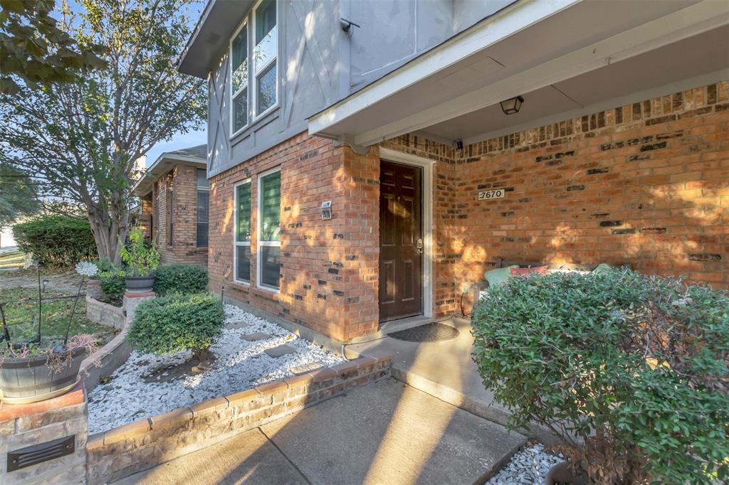 7670 Kings Ridge Road Frisco, TX 75035 - Photo 4 of 24 Entrance to property with brick siding