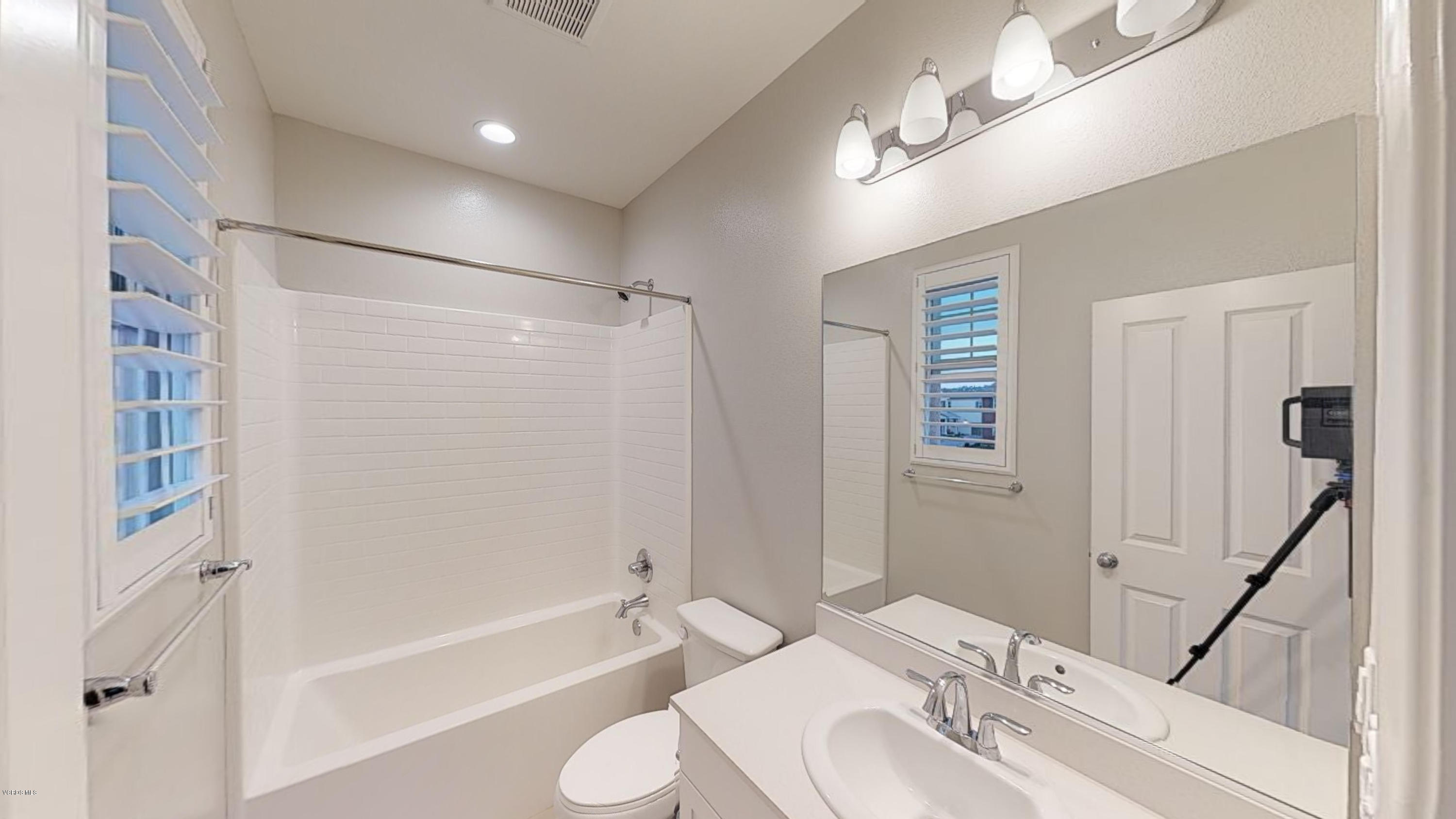 173 Stagetrail Road Camarillo, CA 93010 - Photo 14 of 32 173-Stage-Trail-09032019_221836