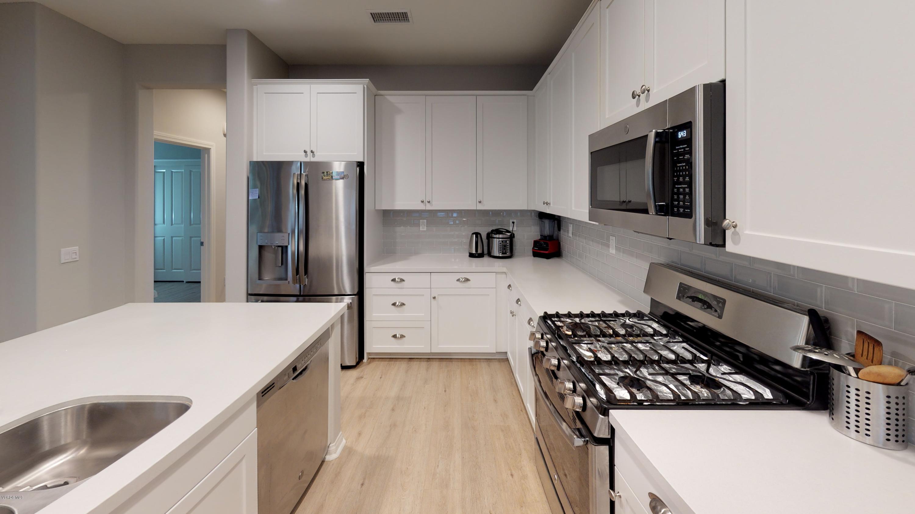 173 Stagetrail Road Camarillo, CA 93010 - Photo 8 of 32 173-Stage-Trail-Kitchen(1)