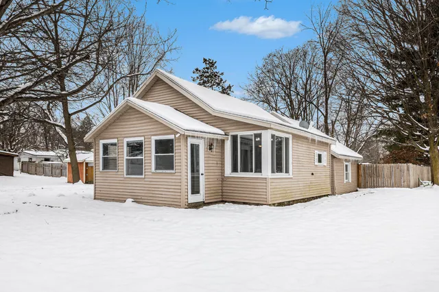 $200,000 | 33 Fuller Street, Saranac, MI 48881