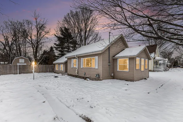 $200,000 | 33 Fuller Street, Saranac, MI 48881