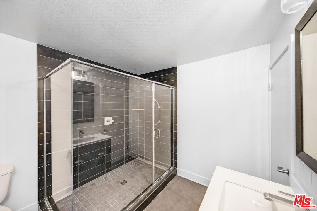 2980 Ripple Place, Unit 206 Los Angeles, CA 90039 - Photo 20 of 46