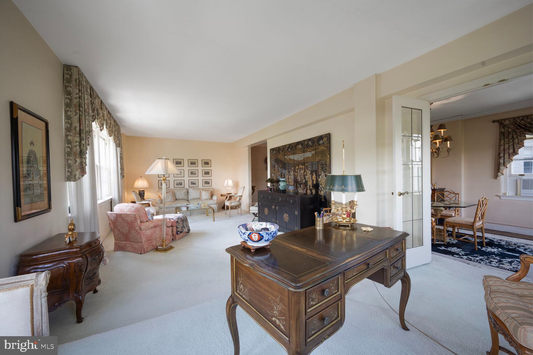 2737 Devonshire Place Northwest, Unit 418 Washington, DC 20008 - Photo 5 of 27 Expansive Living Room