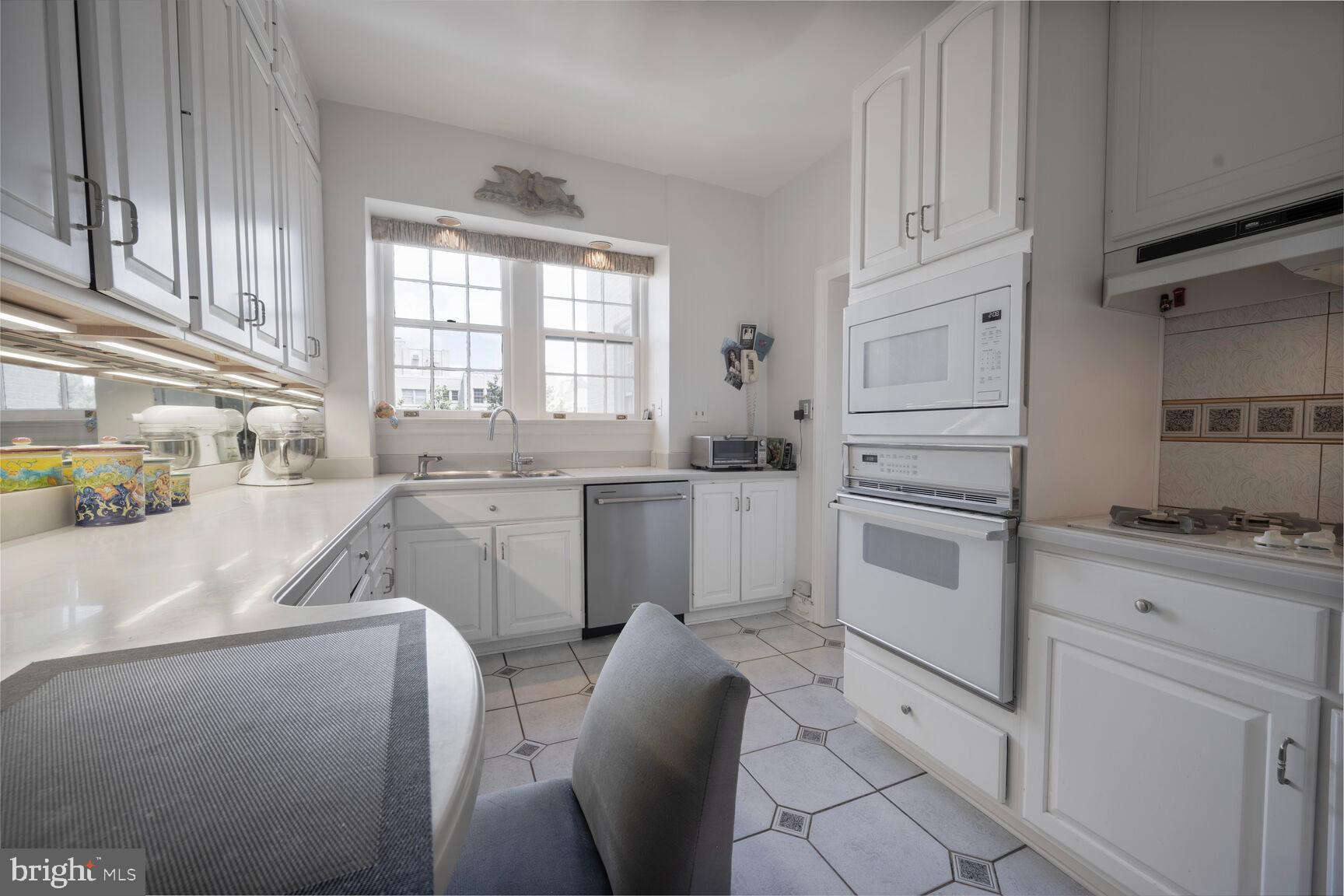 2737 Devonshire Place Northwest, Unit 418 Washington, DC 20008 - Photo 10 of 27 Spacious Kitchen