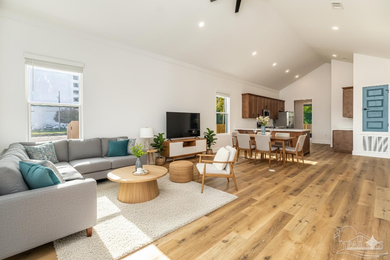 113 North Spring Street Pensacola, FL 32502 - Photo 2 of 48