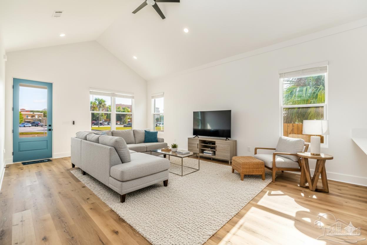 113 North Spring Street Pensacola, FL 32502 - Photo 10 of 48