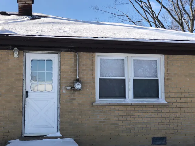 $269,900 | 3851 153rd Place, Midlothian, IL 60445