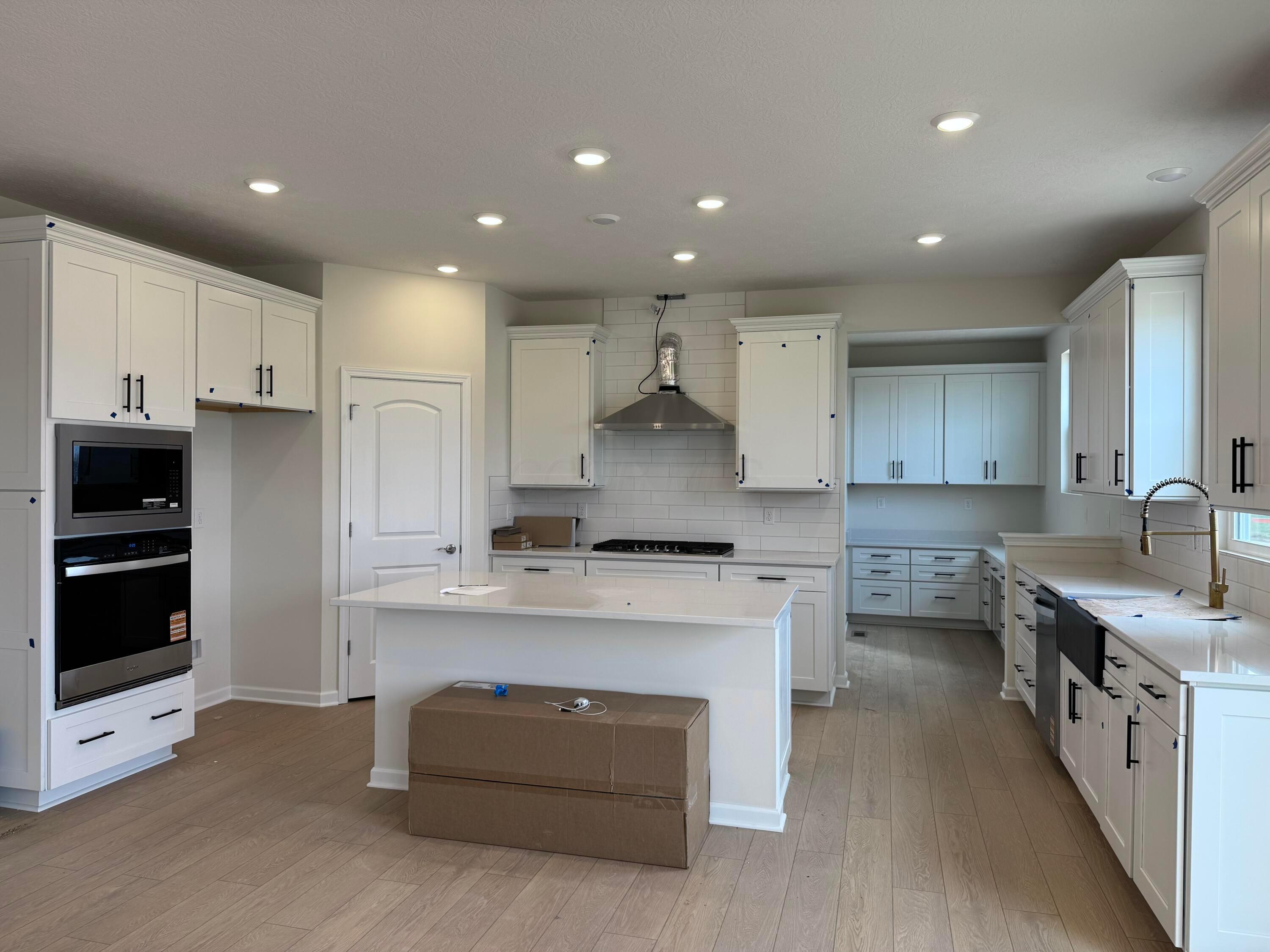 30 Shadow Oak Loop, Unit LOT 14043 Delaware, OH 43015 - Photo 43 of 81 Kitchen