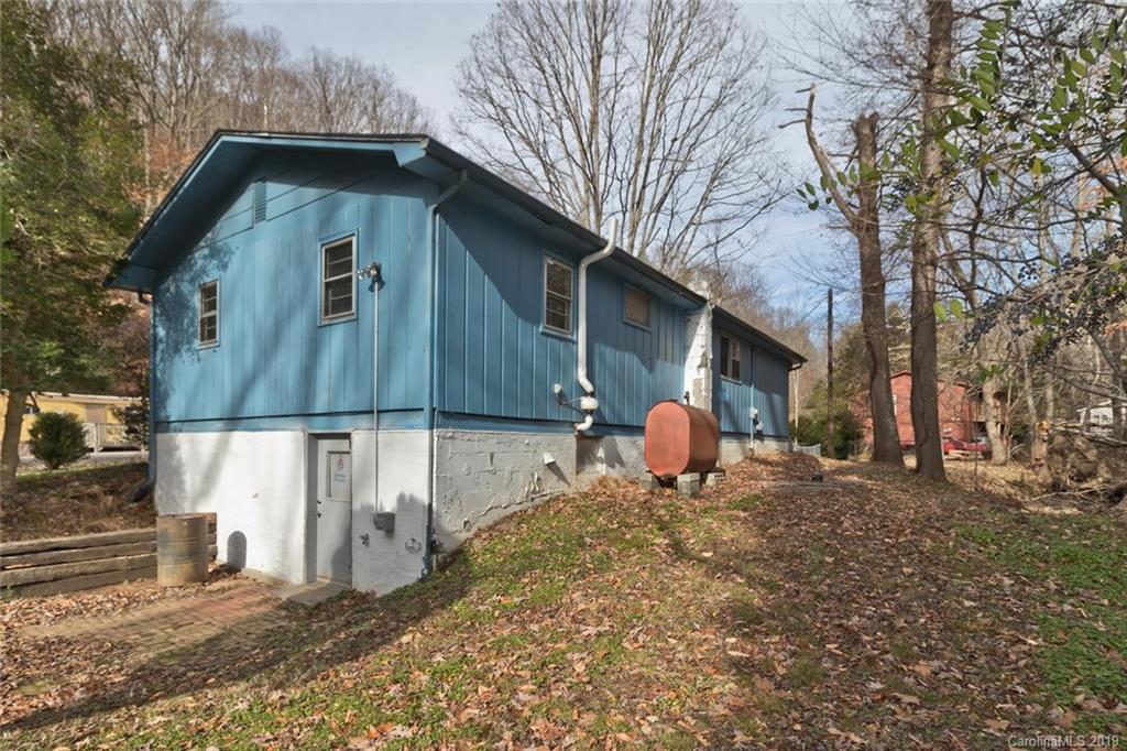 1331 Bee Tree Road Swannanoa, NC 28778 - Photo 3 of 23 Gallery Image 3