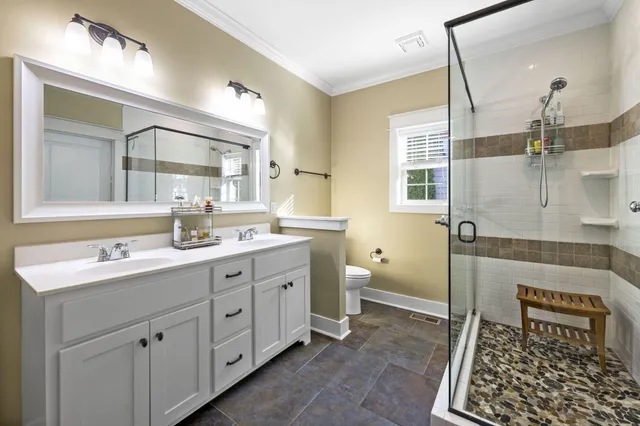 $650,000 | 827 Willcrest Drive, Chattanooga, TN 37405