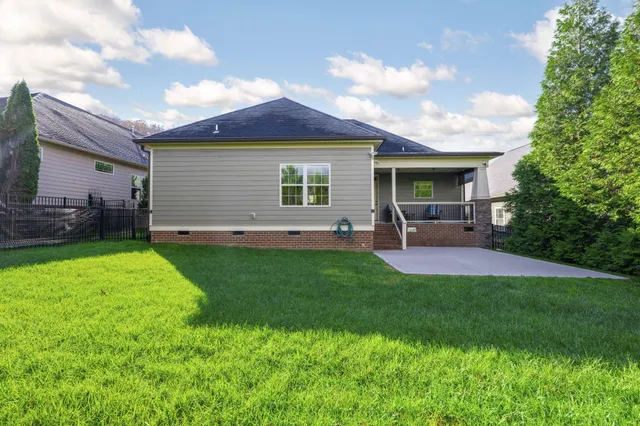 $650,000 | 827 Willcrest Drive, Chattanooga, TN 37405