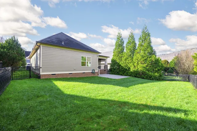 $650,000 | 827 Willcrest Drive, Chattanooga, TN 37405