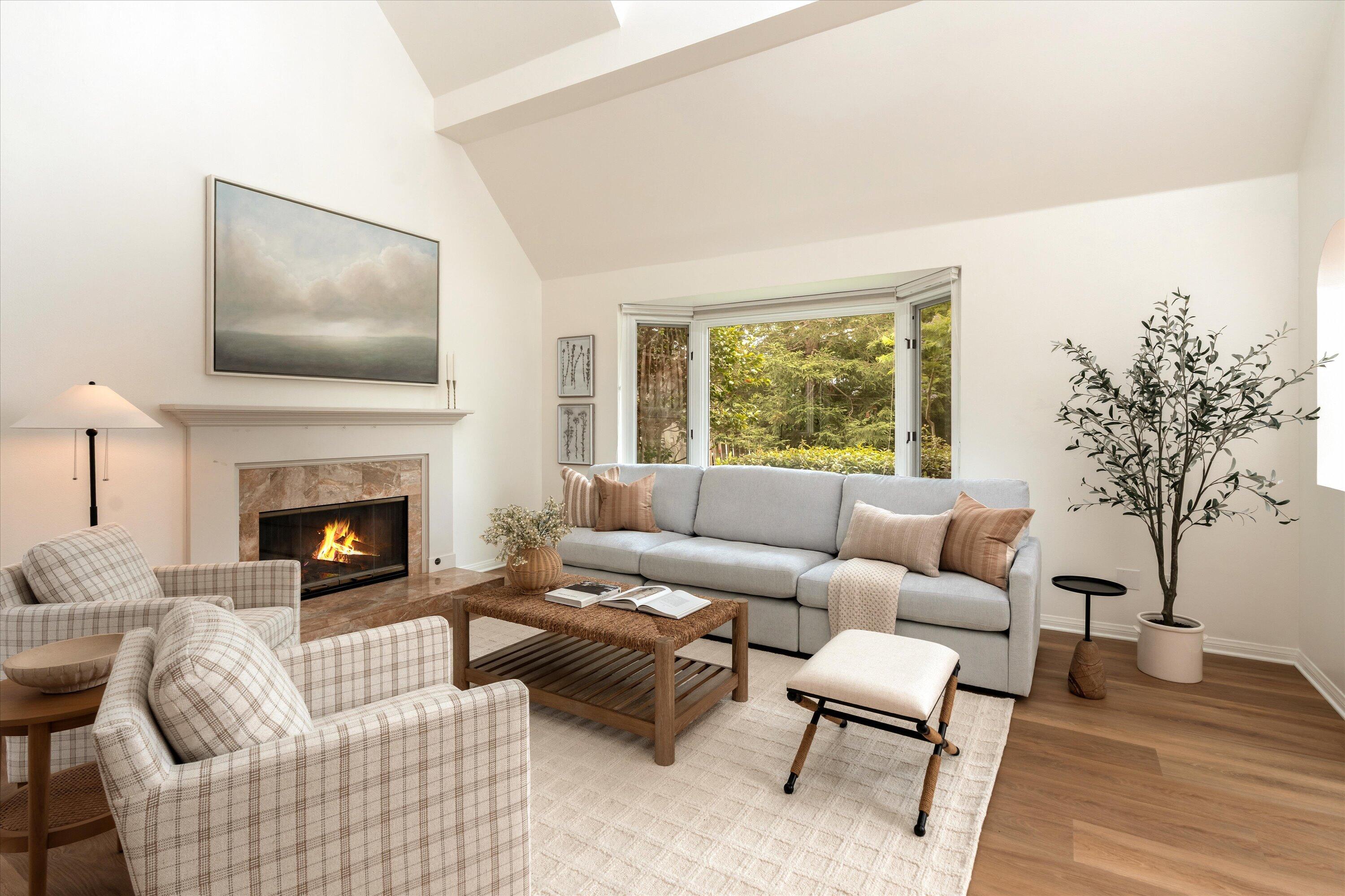 176 Toro Canyon Road Carpinteria, CA 93013 - Photo 8 of 40 Living Room