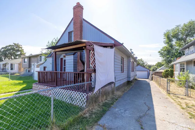 $305,000 | 824 East Gordon Avenue, Spokane, WA 99207