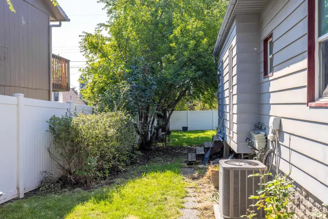 $305,000 | 824 East Gordon Avenue, Spokane, WA 99207