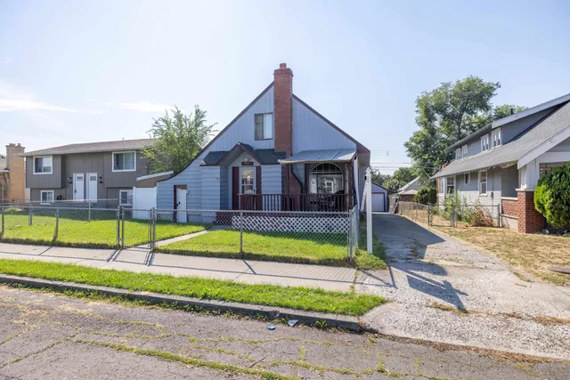 $305,000 | 824 East Gordon Avenue, Spokane, WA 99207