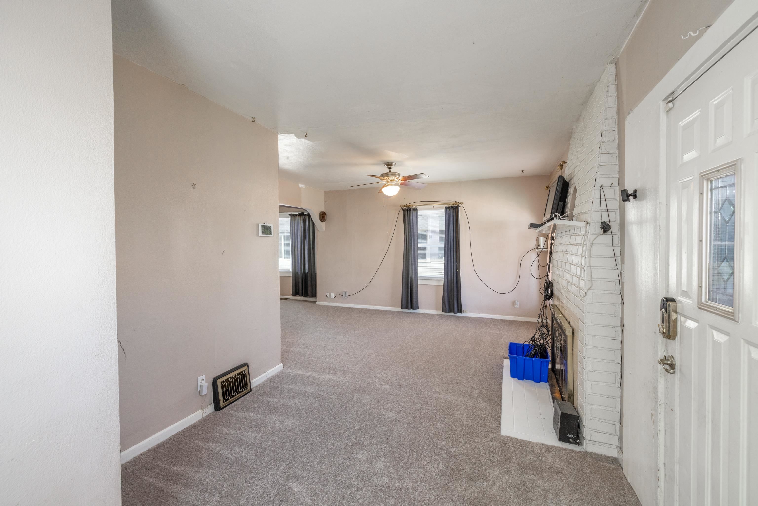 824 East Gordon Avenue Spokane, WA 99207 - Photo 7 of 28