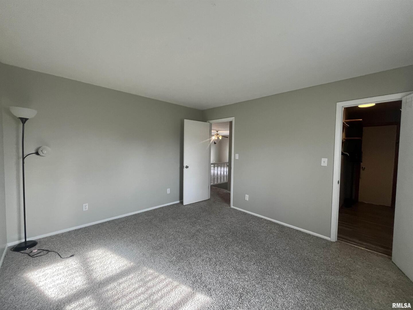 314 East 8th Street Metropolis, IL 62960 - Photo 17 of 33 a view of an empty room with a window