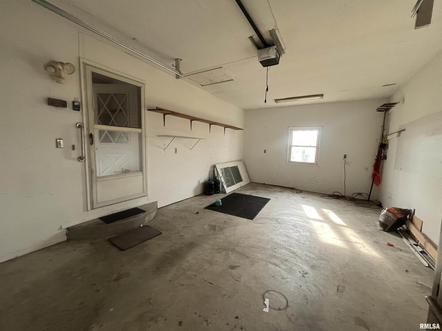 314 East 8th Street Metropolis, IL 62960 - Photo 33 of 33 a view of a room with gym equipment