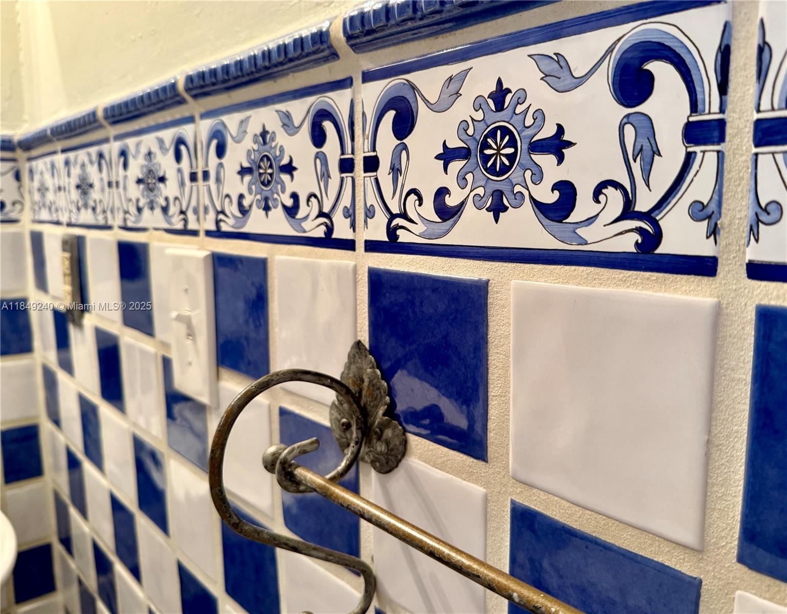 934 Michigan Avenue, Unit 304 Miami Beach, FL 33139 - Photo 12 of 30 a close up of a street sign