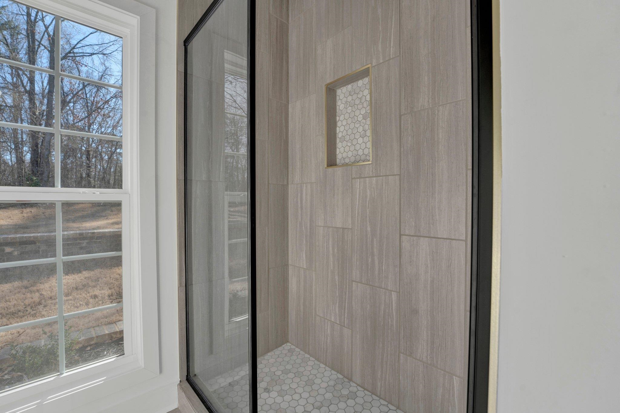 5702 Spring Lake Road Memphis, TN 38135 - Photo 22 of 38 a view of elevator with window