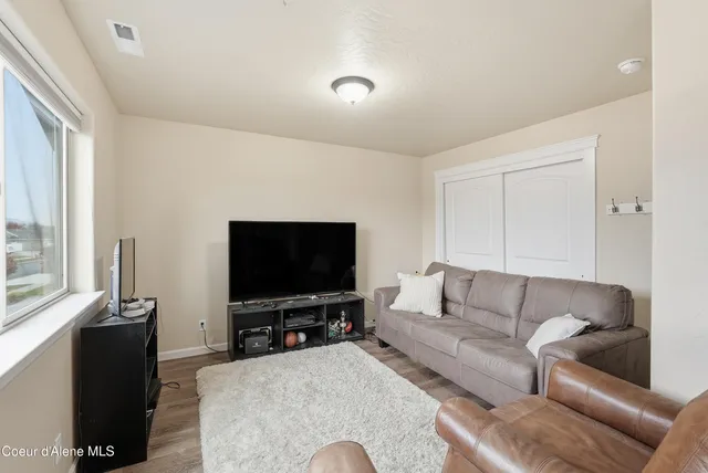 $999,999 | 15465 North Pristine Circle, Rathdrum, ID 83858