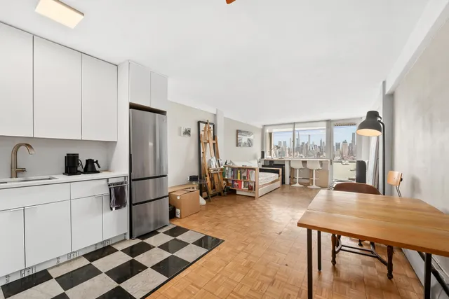 $3,000 | 899 Boulevard East, Unit 6O, Weehawken, NJ 07086