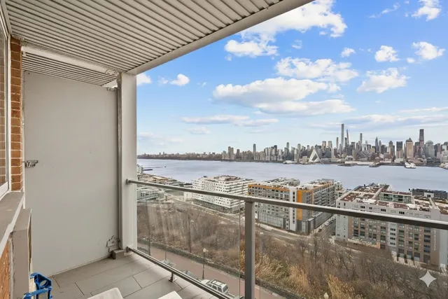 $3,000 | 899 Boulevard East, Unit 6O, Weehawken, NJ 07086