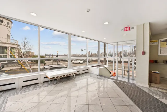 $3,000 | 899 Boulevard East, Unit 6O, Weehawken, NJ 07086