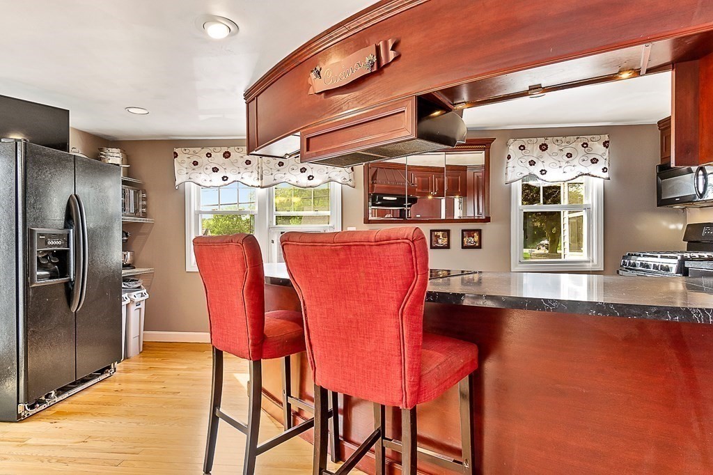 184 Maple Street, Unit 1 Danvers, MA 01923 - Photo 6 of 36 Gallery Image 6