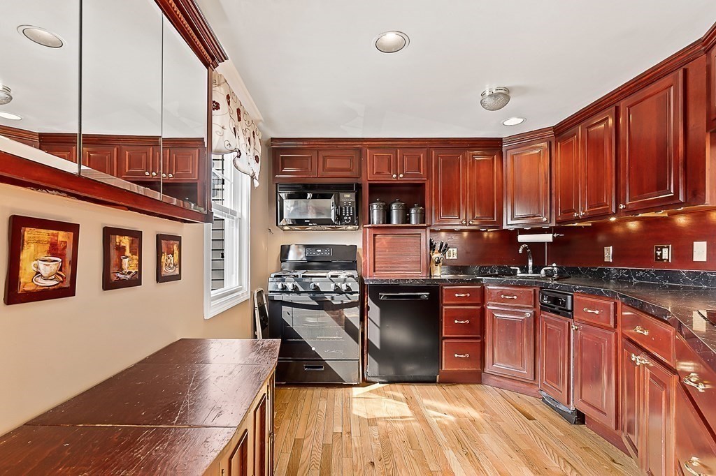 184 Maple Street, Unit 1 Danvers, MA 01923 - Photo 7 of 36 Gallery Image 7