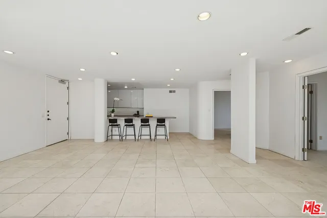 a view of livingroom with furniture