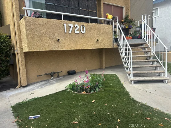 $2,195 | 1720 Peyton Avenue, Burbank, CA 91504