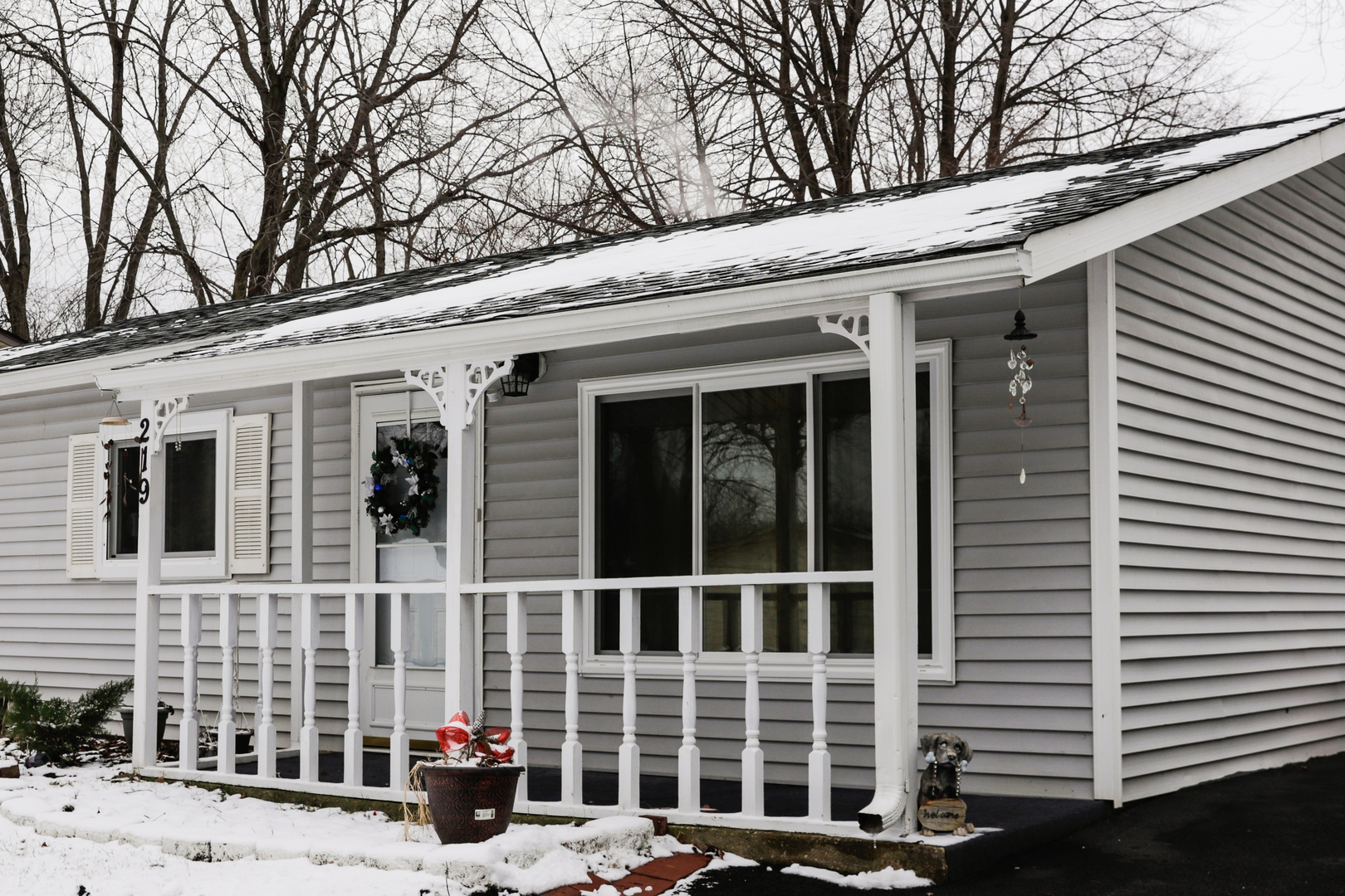 219 Hadleigh Road Bolingbrook, IL 60440 - Photo 3 of 18 a front view of a building