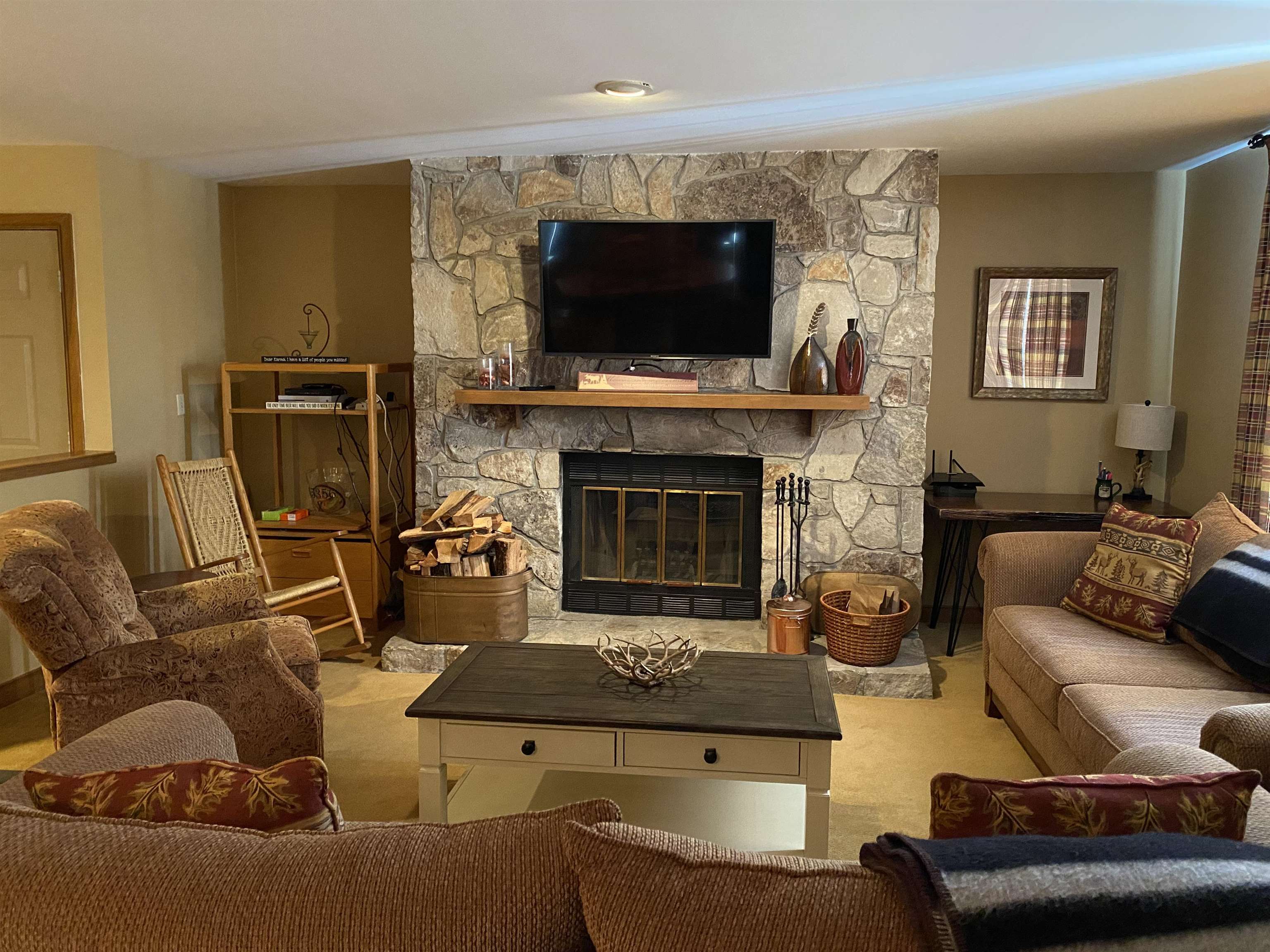 4 E Northbrook Village Road, Unit B21 West Dover, VT 05356 - Photo 8 of 24 Gallery Image 8