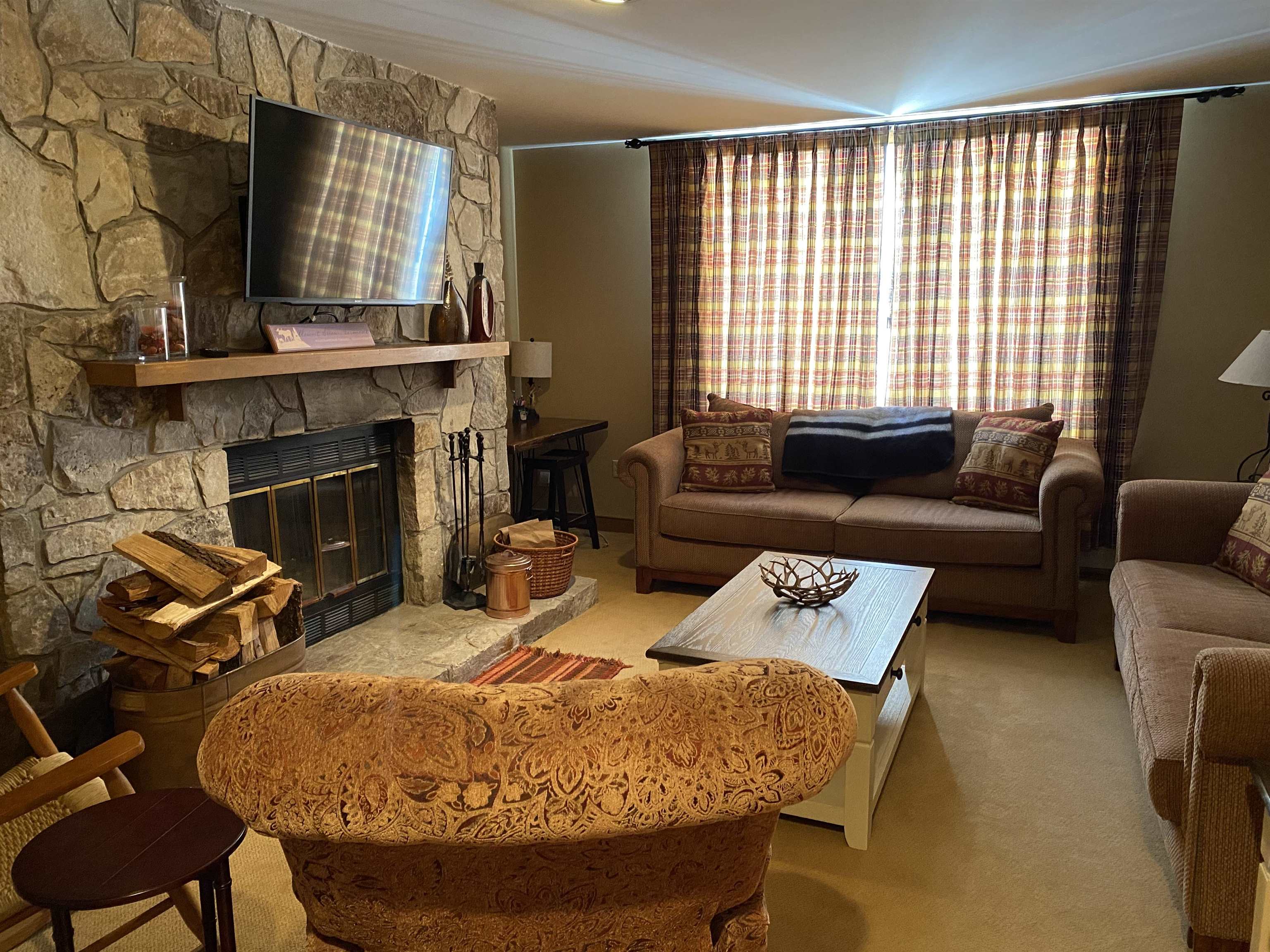 4 E Northbrook Village Road, Unit B21 West Dover, VT 05356 - Photo 10 of 24 Gallery Image 10