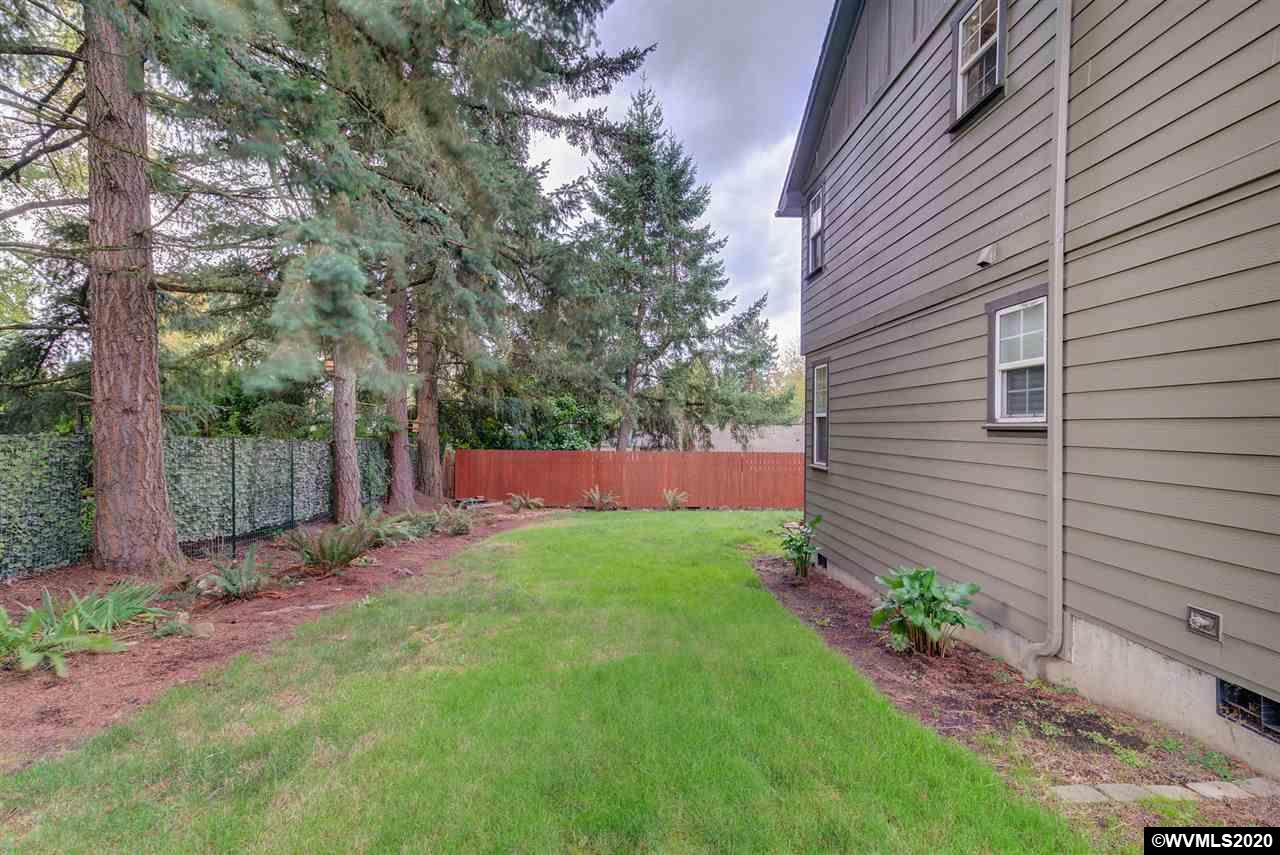 1040 Southwest Lincoln Street Albany, OR 97321 - Photo 5 of 25 Gallery Image 5