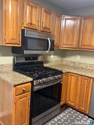 $2,500 | 7 Bittersweet Lane, Unit 7, South Windsor, CT 06074