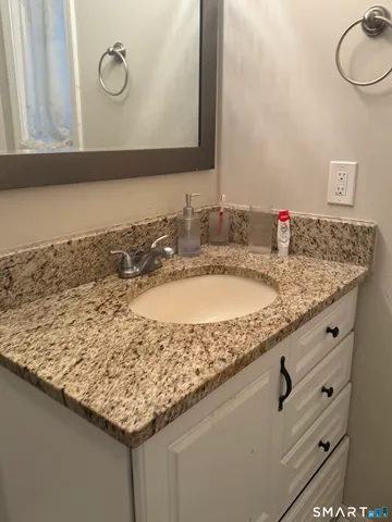 $2,500 | 7 Bittersweet Lane, Unit 7, South Windsor, CT 06074