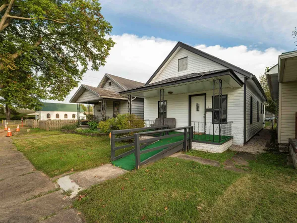 $87,000 | 1735 Monroe Avenue, Huntington, WV 25704