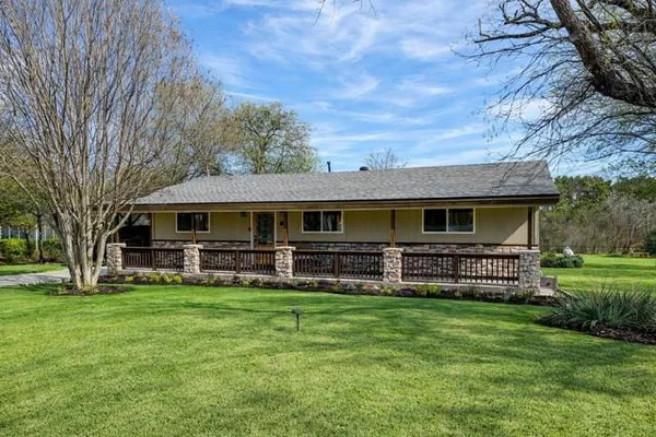 $198,000 | 334 Live Oak Loop, Whitney, TX 76692