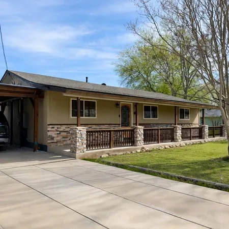 $198,000 | 334 Live Oak Loop, Whitney, TX 76692