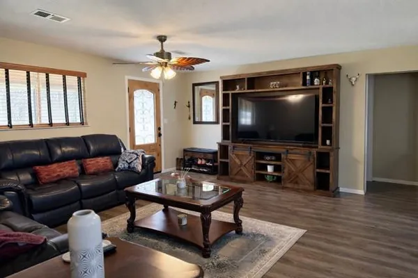 $198,000 | 334 Live Oak Loop, Whitney, TX 76692