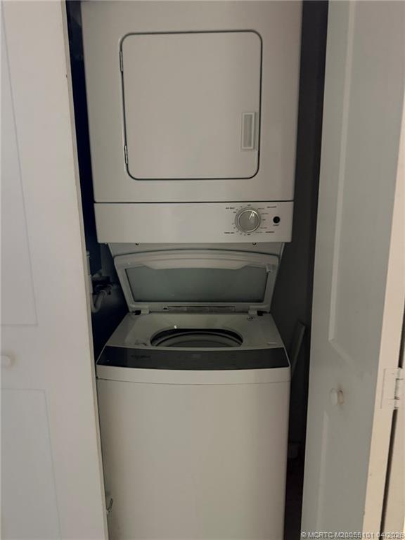2124 Southeast Edler Drive Stuart, FL 34994 - Photo 13 of 16 a close up view of washer and dryer