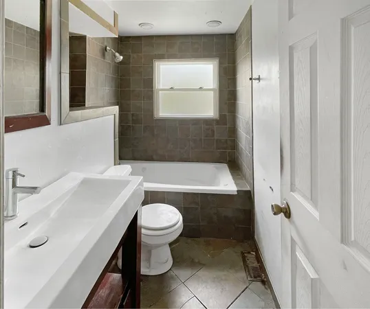 $300,000 | 104 Stoneham Court, Bolingbrook, IL 60440