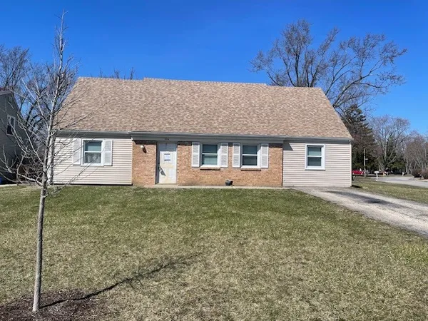 $300,000 | 104 Stoneham Court, Bolingbrook, IL 60440