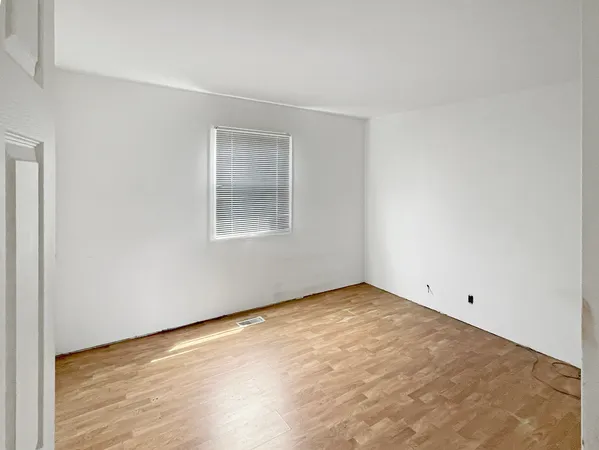 $300,000 | 104 Stoneham Court, Bolingbrook, IL 60440