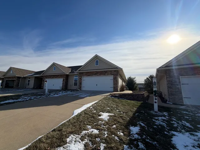 $299,900 | 1709 Timber Wolf Lane, Unit C, Mahomet, IL 61853