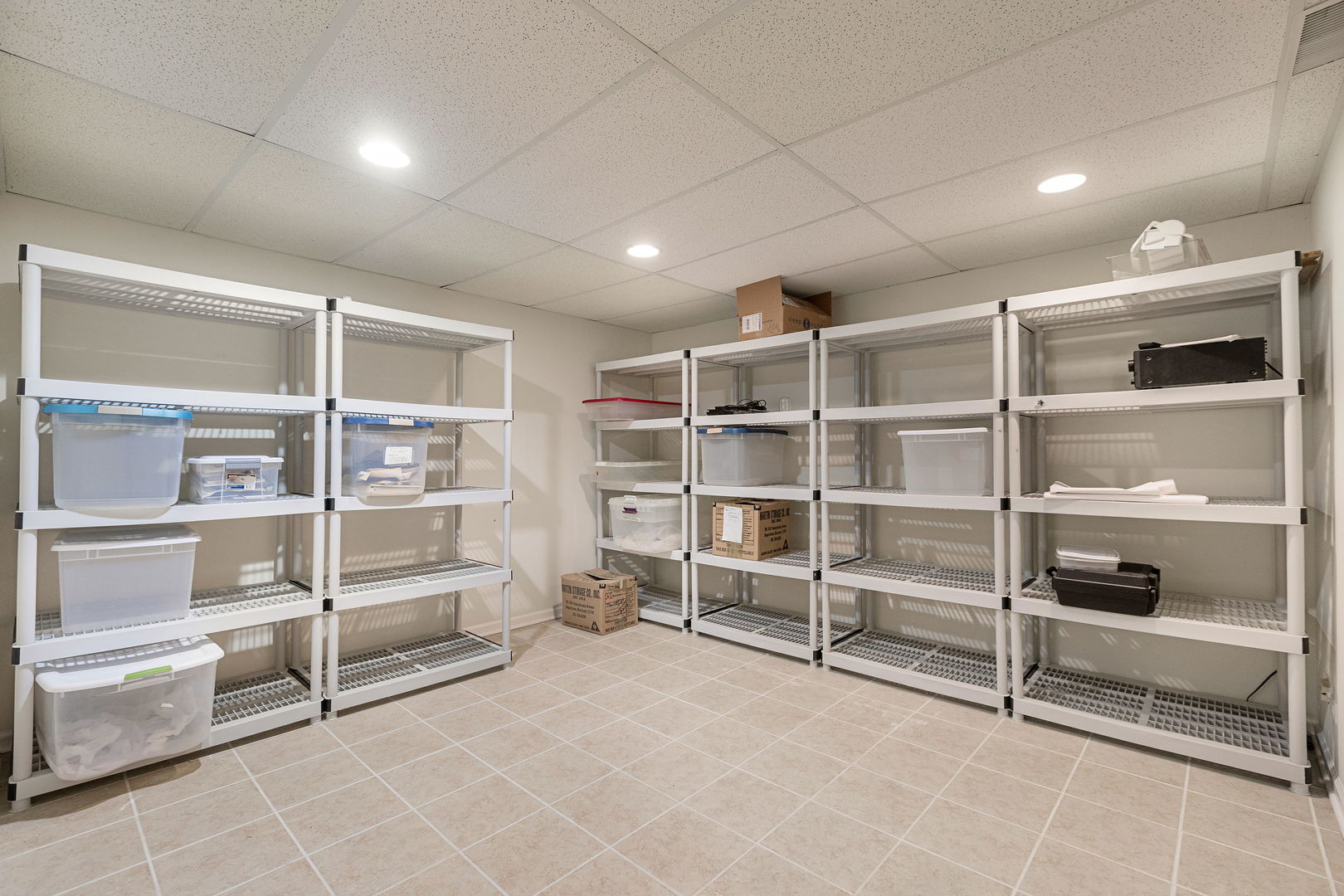 3918 Dundee Road Northbrook, IL 60062 - Photo 17 of 25